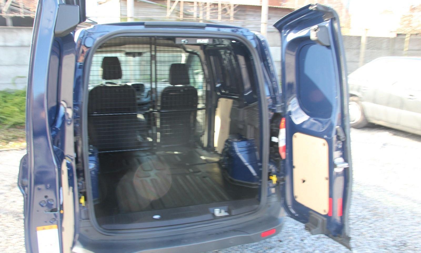 Ford Transit Courrier - 1.0i lichte vracht